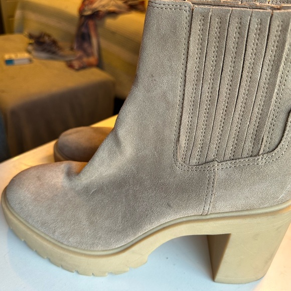 Dolce Vita Beige Suede Women's Ankle Boots size 11 - Picture 8 of 14